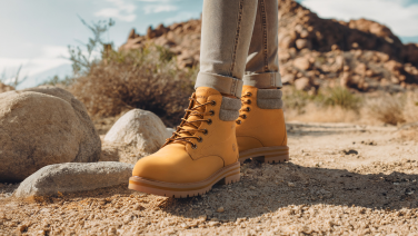 Herbstliche Abenteuer: Warum Giesswein-Schuhe die perfekten Begleiter sind